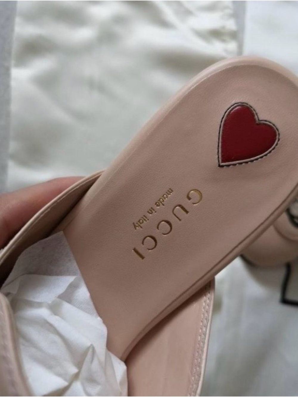 Gucci Blush Pink Leather Slip-On Mules with Cat Motif - Picture 3 of 3